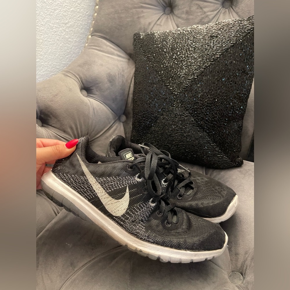 Nike shoes women size 8